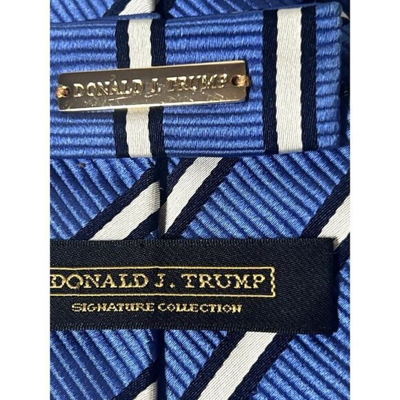 Donald J Trump Signature Collection Blue Striped Silk Tie - Picture 3 of 6